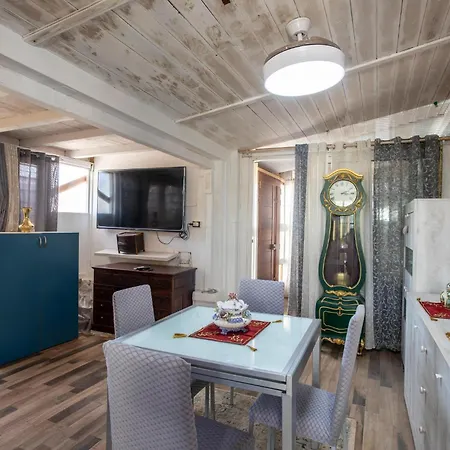 Lovely In With Kitchen *