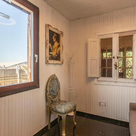 Lovely In With Kitchen Holiday home *